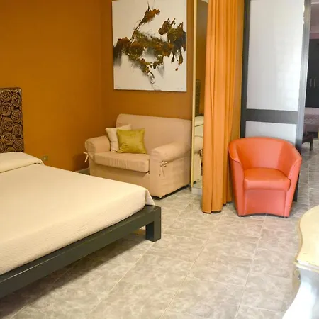 Charming 60 M² + Parking Reggio de Calabre